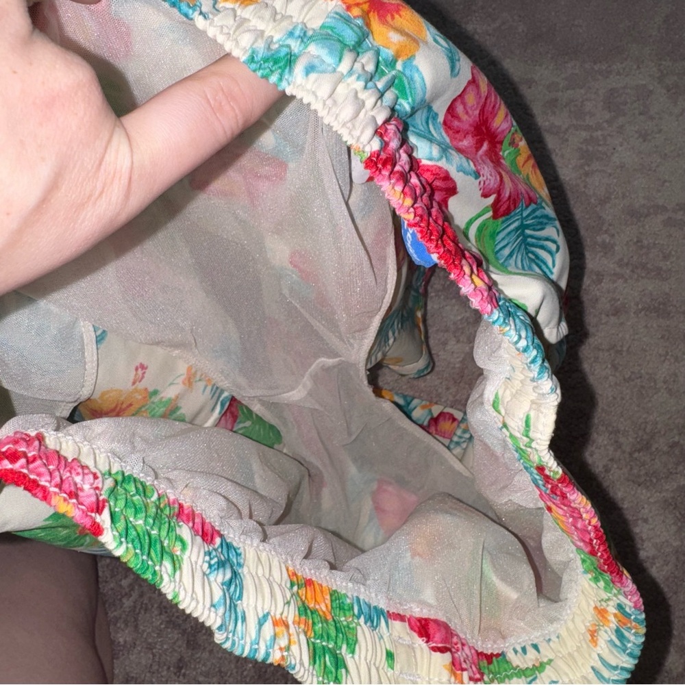 Chubbies Men’s Large Floral Hawaiian Flower Swim Trunks - Picture 5 of 5